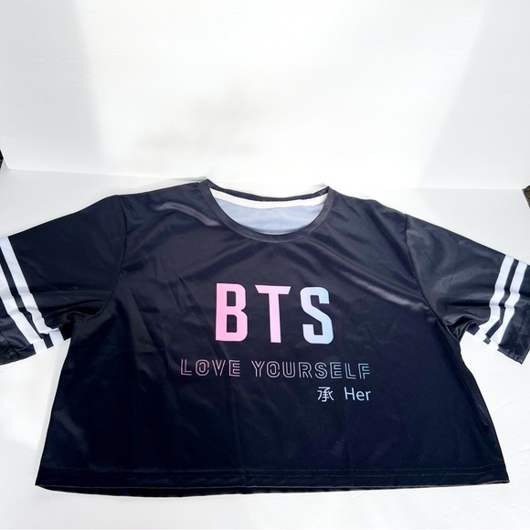 BTS Set, Shirt and Shorts - Picture 2 of 3